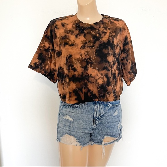 H&M Tops - CUSTOM BLEACHED CROPPED TEE
